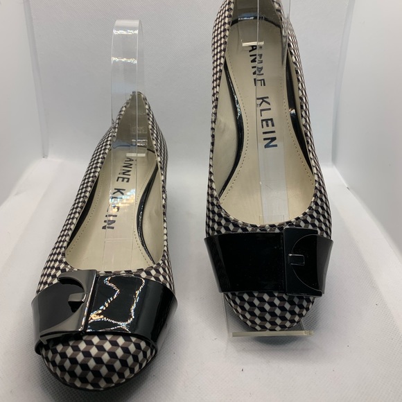 Anne Klein Black & White Patterned Block Heels Pumps - Picture 2 of 8